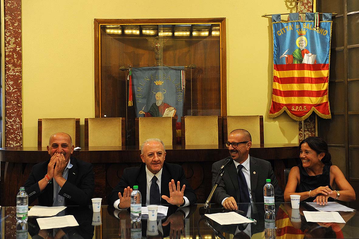  Firmato protocollo d'intesa progetto "Non sei piu' solo". Palazzo di Citta', 2 agosto 2013.
