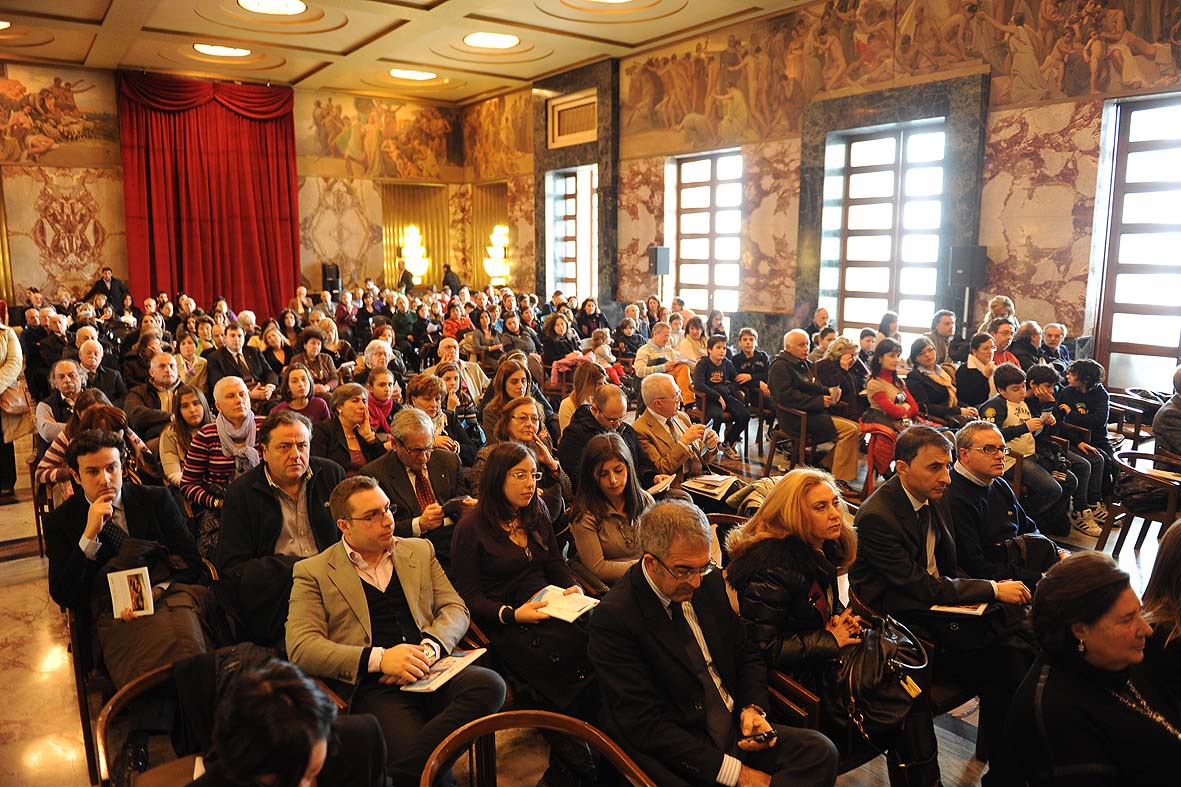   Il Sindaco De Luca inaugura la Giornata Salernitana per la prevenzione delle malattie della tiroide. Comune di Salerno, 12 febbraio 2011

