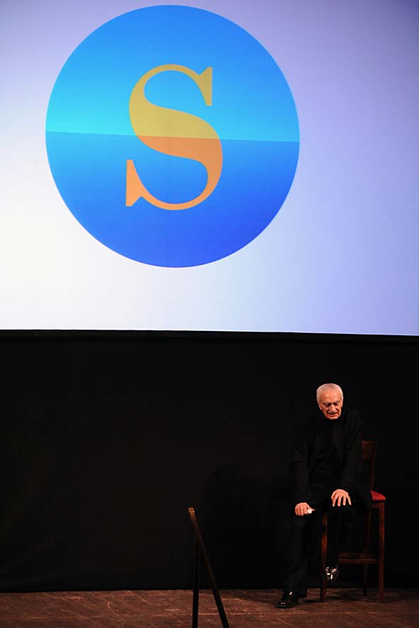   Massimo Vignelli a Salerno. Lectio Magistralis al Teatro Verdi. La presentazione del brand. Salerno, 22 Novembre 2011.
