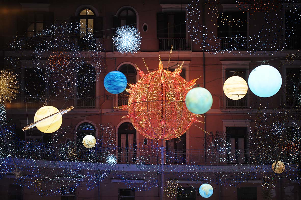   Elfi, draghi, stelle e magia: al via Luci d'Artista 2012-2013
