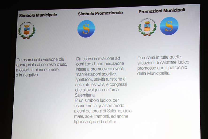  Massimo Vignelli a Salerno. Lectio Magistralis al Teatro Verdi. La presentazione del brand. Salerno, 22 Novembre 2011.
