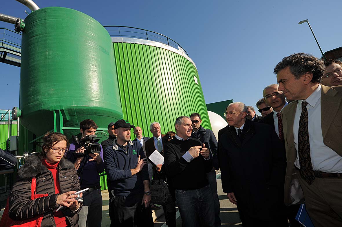   Impianto di compostaggio premiato dall'Unione europea. Visita del Ministro Barca. Salerno, 3 gennaio 2013

