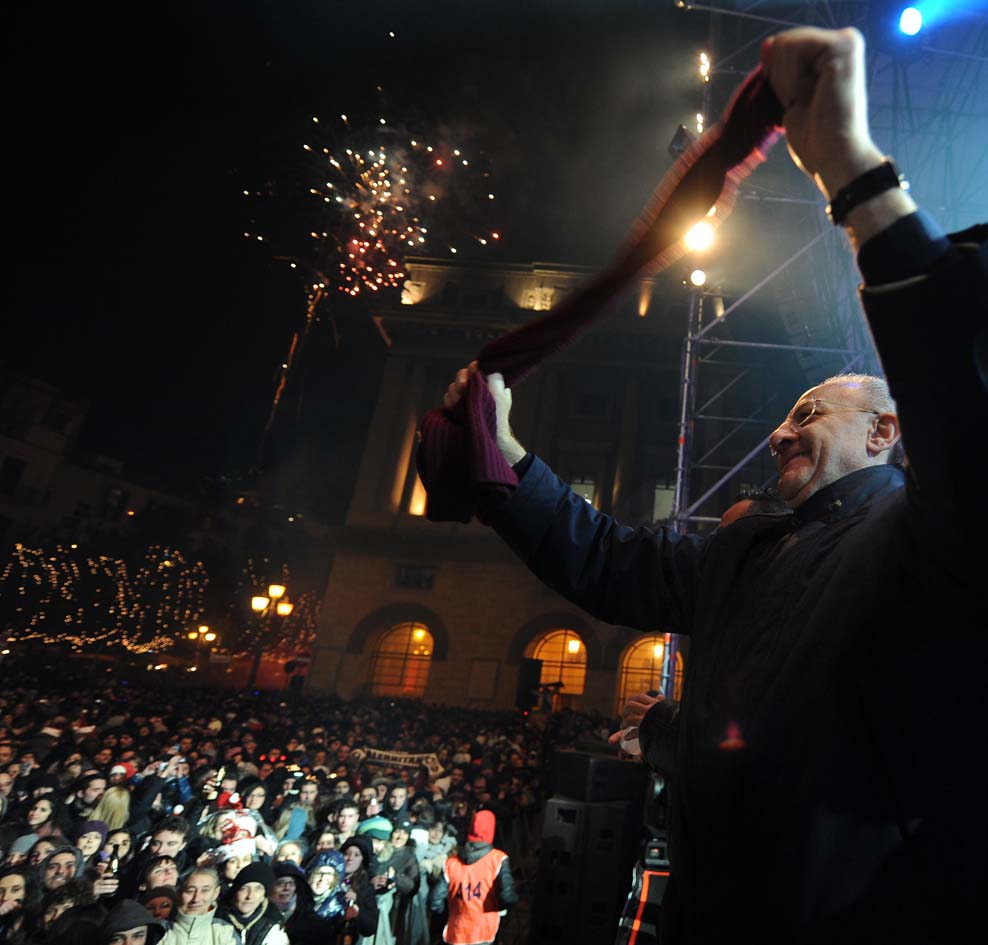   Centomila in piazza con Gianna Nannini ed il Sindaco Vincenzo De Luca. Salerno, 31 dicembre 2011
