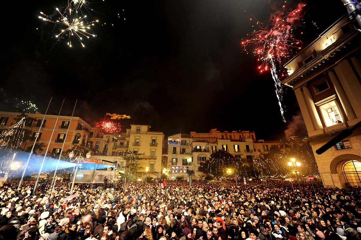   Centomila in piazza con Gianna Nannini ed il Sindaco Vincenzo De Luca. Salerno, 31 dicembre 2011
