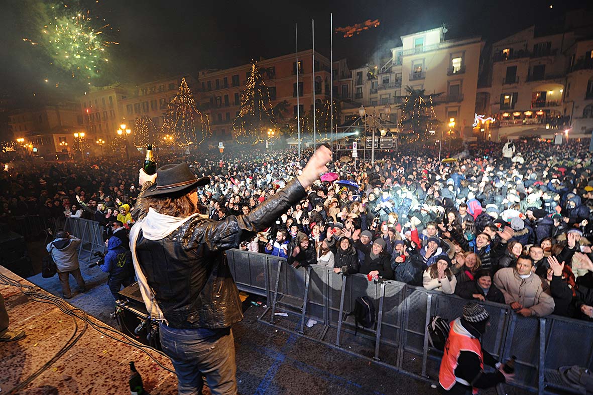  In centomila per il Capodanno in piazza con Grignani e Britti

