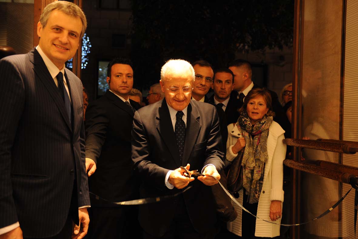  Il Sindaco De Luca inaugura lo store Fendi. Salerno, 8 dicembre 2011
