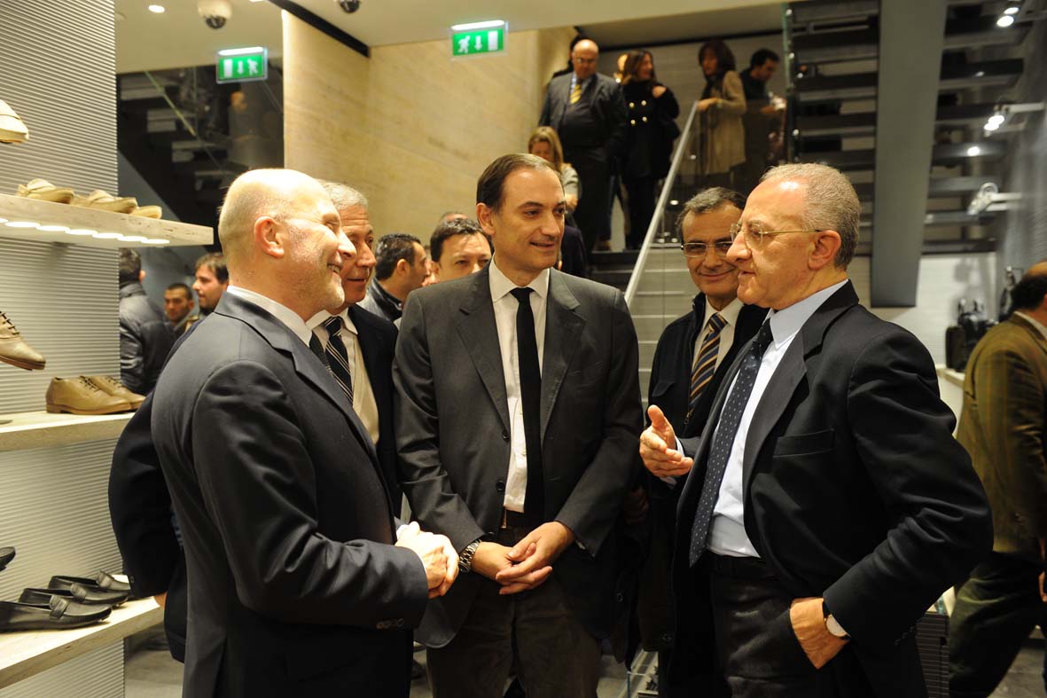   Il Sindaco De Luca inaugura lo store Fendi. Salerno, 8 dicembre 2011
