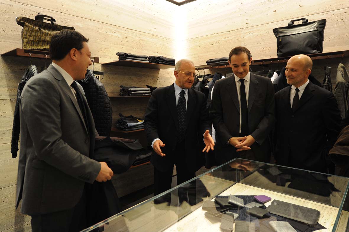   Il Sindaco De Luca inaugura lo store Fendi. Salerno, 8 dicembre 2011
