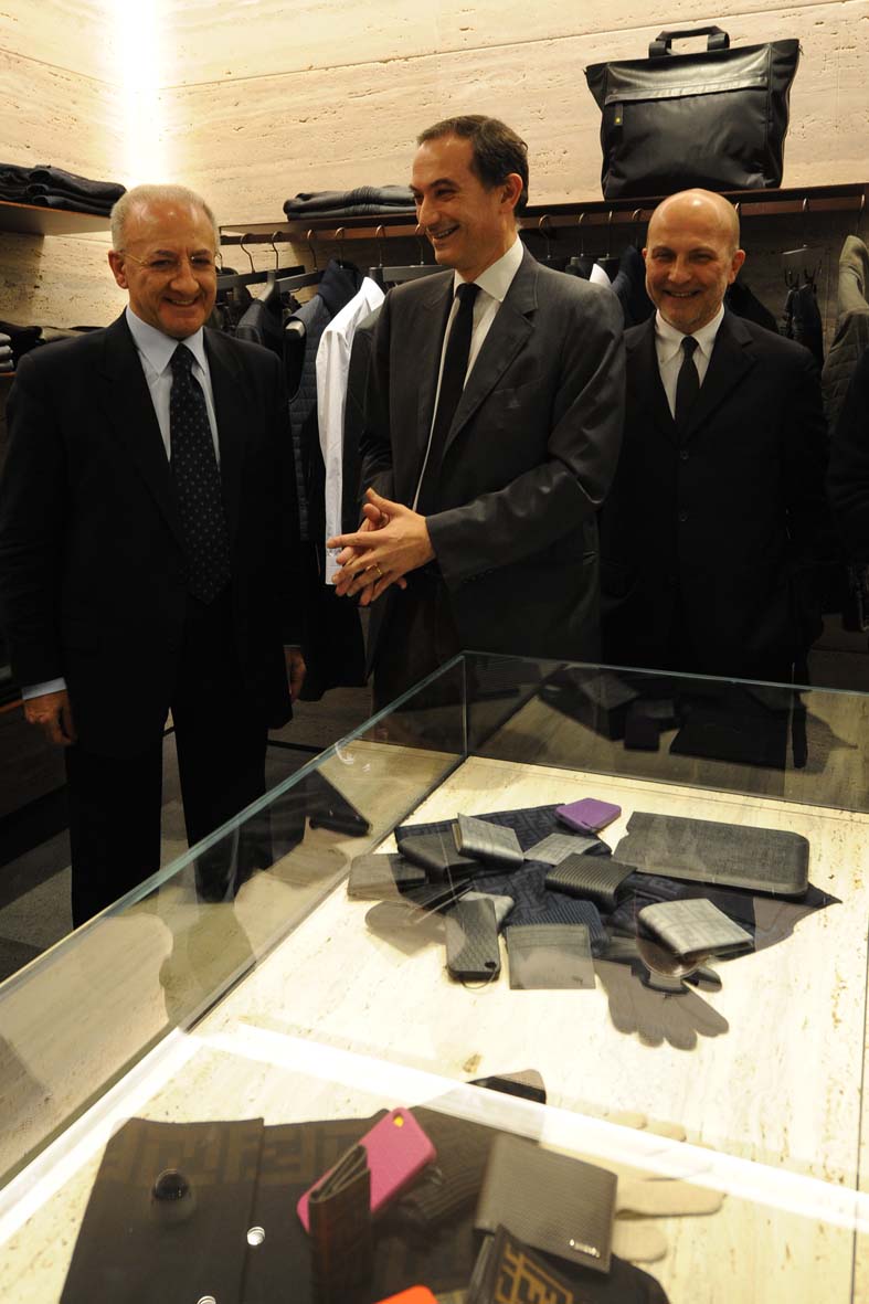   Il Sindaco De Luca inaugura lo store Fendi. Salerno, 8 dicembre 2011
