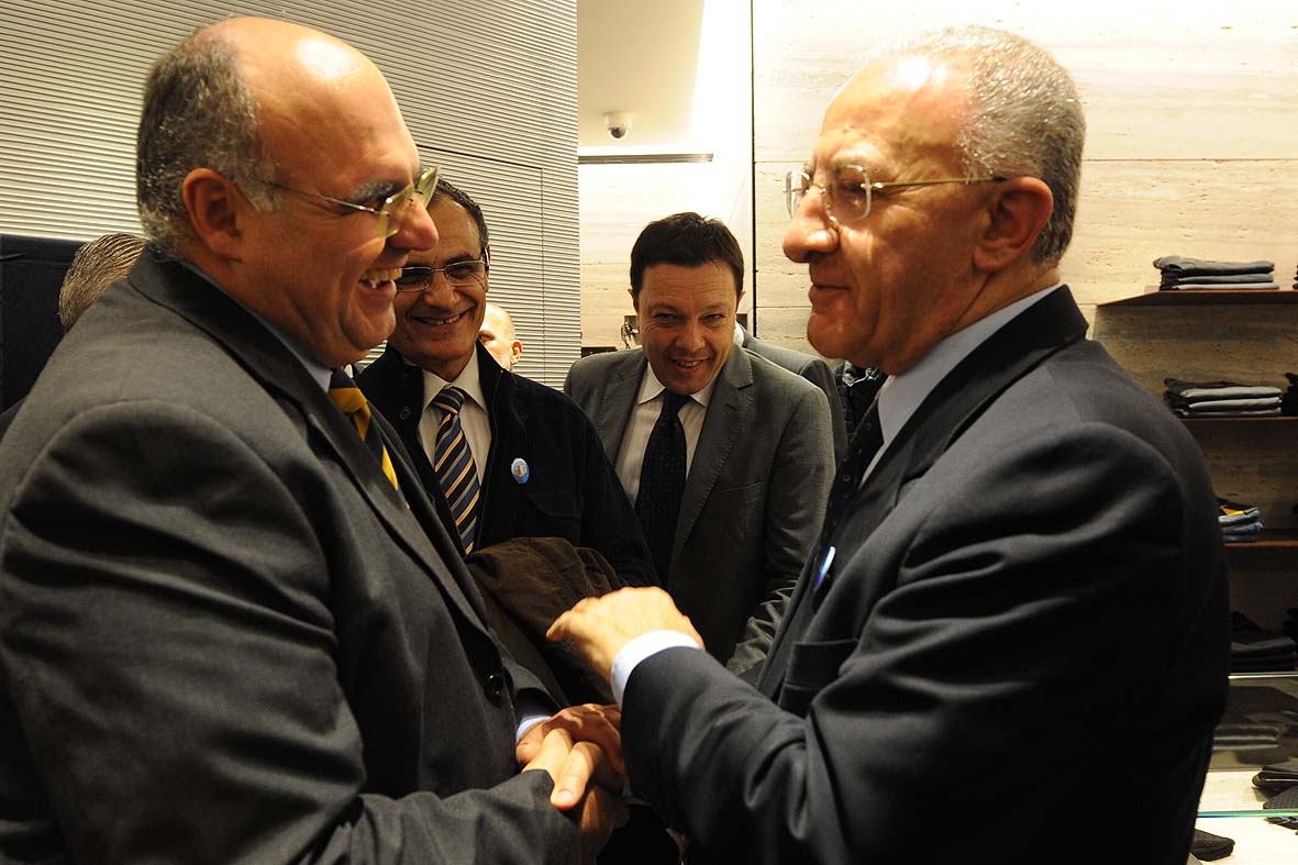   Il Sindaco De Luca inaugura lo store Fendi. Salerno, 8 dicembre 2011
