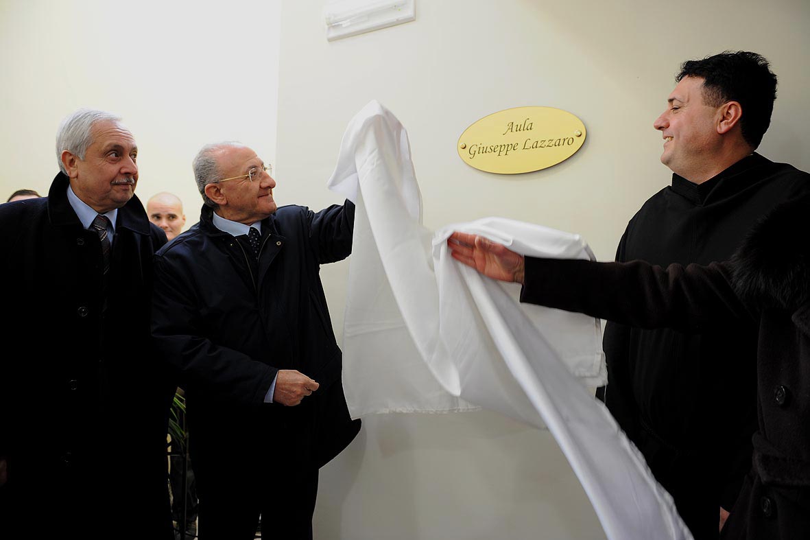   Il Sindaco De Luca inaugura il nuovo Oratorio della Chiesa S. Maria ad Martyres. Domenica 27 febbraio 2011
