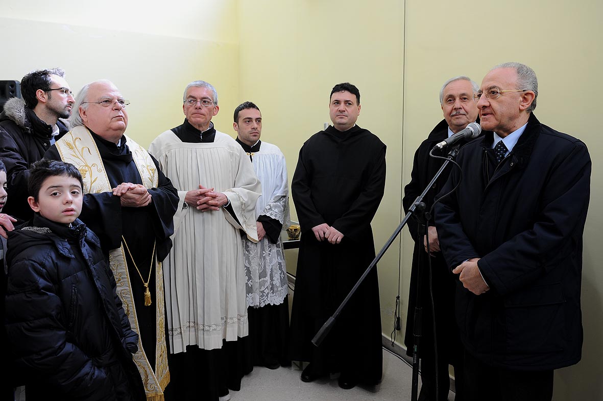   Il Sindaco De Luca inaugura il nuovo Oratorio della Chiesa S. Maria ad Martyres. Domenica 27 febbraio 2011
