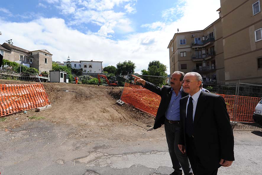   Via O.De Sica: il Sindaco da' il via ai lavori di risistemazione urbanistica. Mercoledi' 24 giugno 2009
