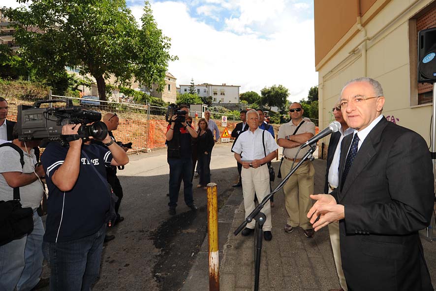  Via O.De Sica: il Sindaco da' il via ai lavori di risistemazione urbanistica. Mercoledi' 24 giugno 2009
