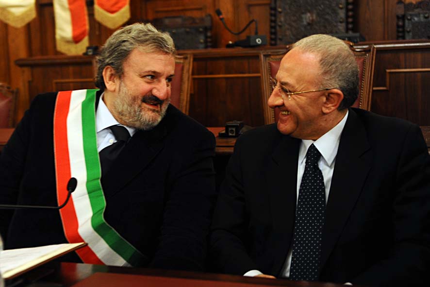   Il Sindaco di Salerno Vincenzo De Luca protagonista della manifestazione "Cantiere d'Idee" con il Sindaco di Bari Michele Emiliano. Bari, 22 gennaio 2011

