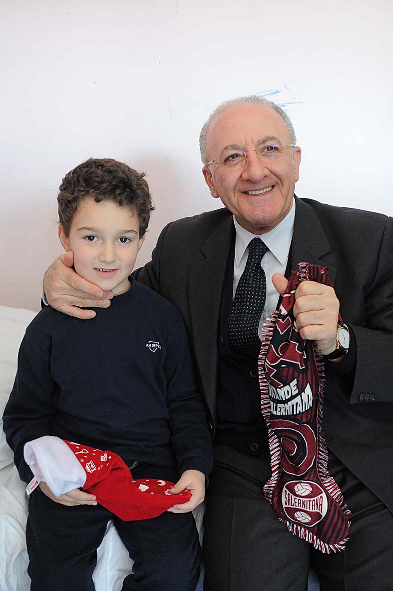   Il Sindaco De Luca visita i piccoli degenti del San Leonardo
