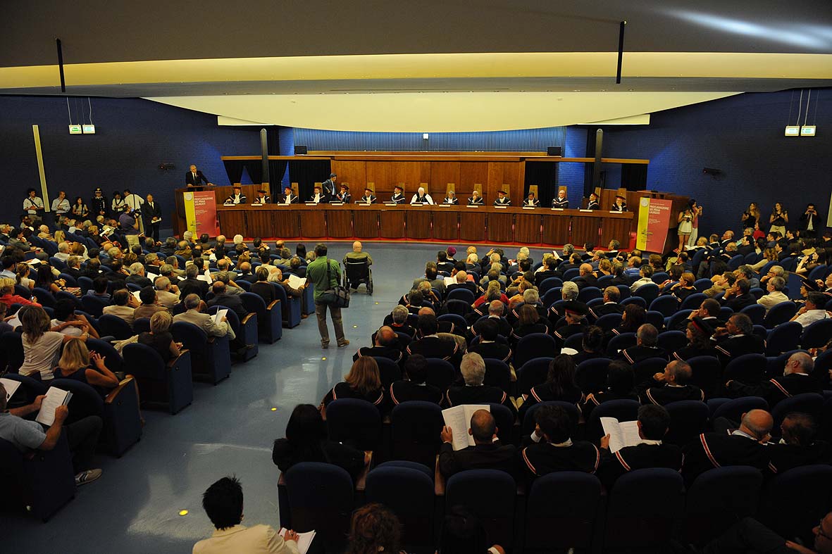   Il Sindaco De Luca alla cerimonia di proclamazione dei primi laureati della Facolt? di Medicina
