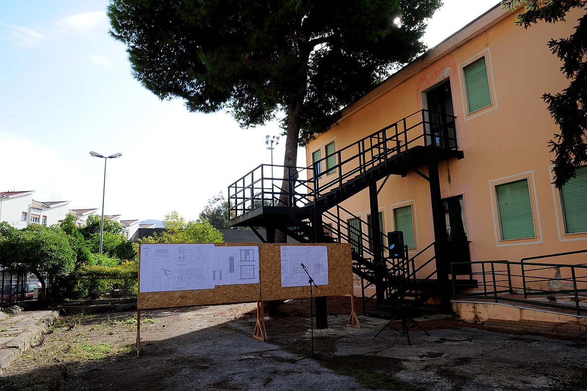   Il Sindaco De Luca ha dato il via ai lavori per la realizzazione di due nuovi asili nido. Salerno, 21 ottobre 2010
