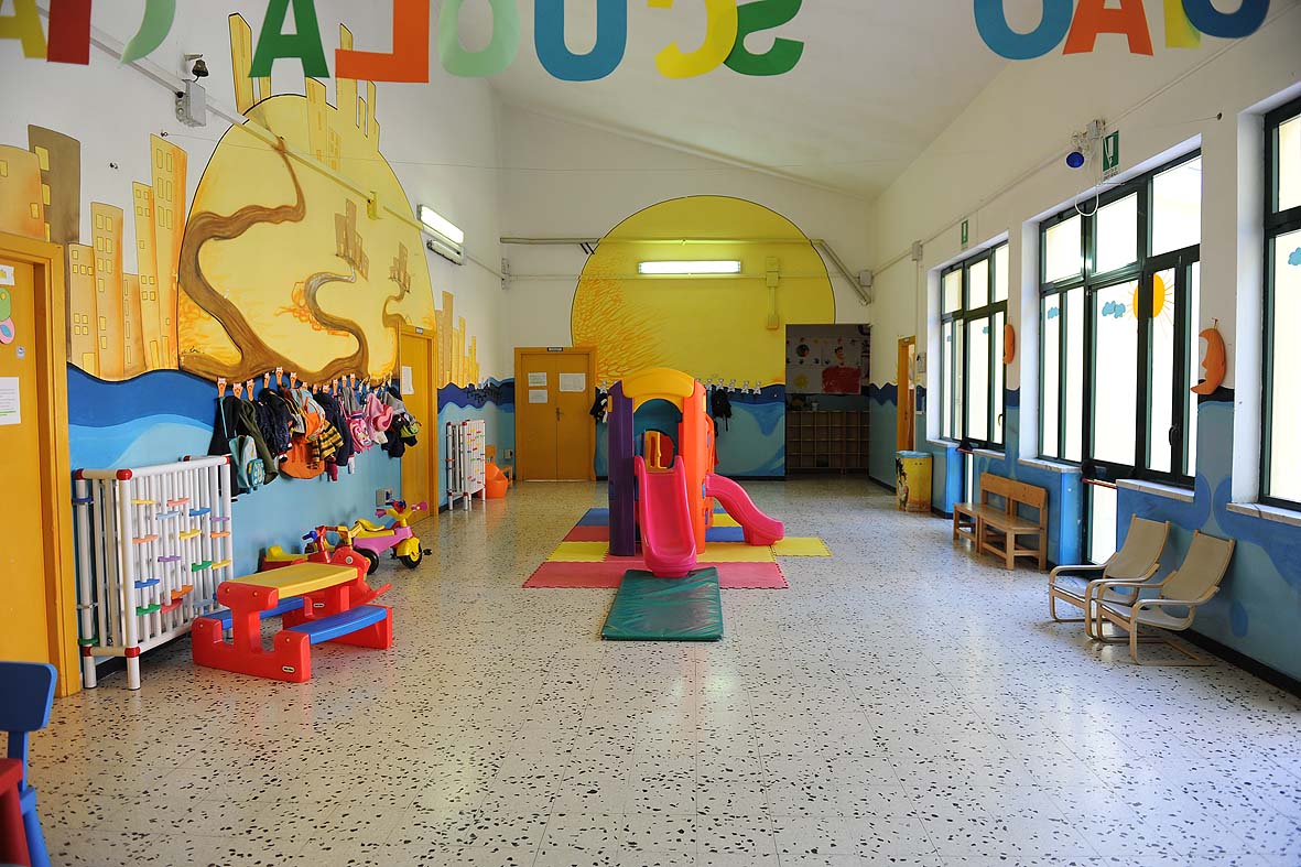  Il Sindaco De Luca ha dato il via ai lavori per la realizzazione di due nuovi asili nido. Salerno, 21 ottobre 2010

