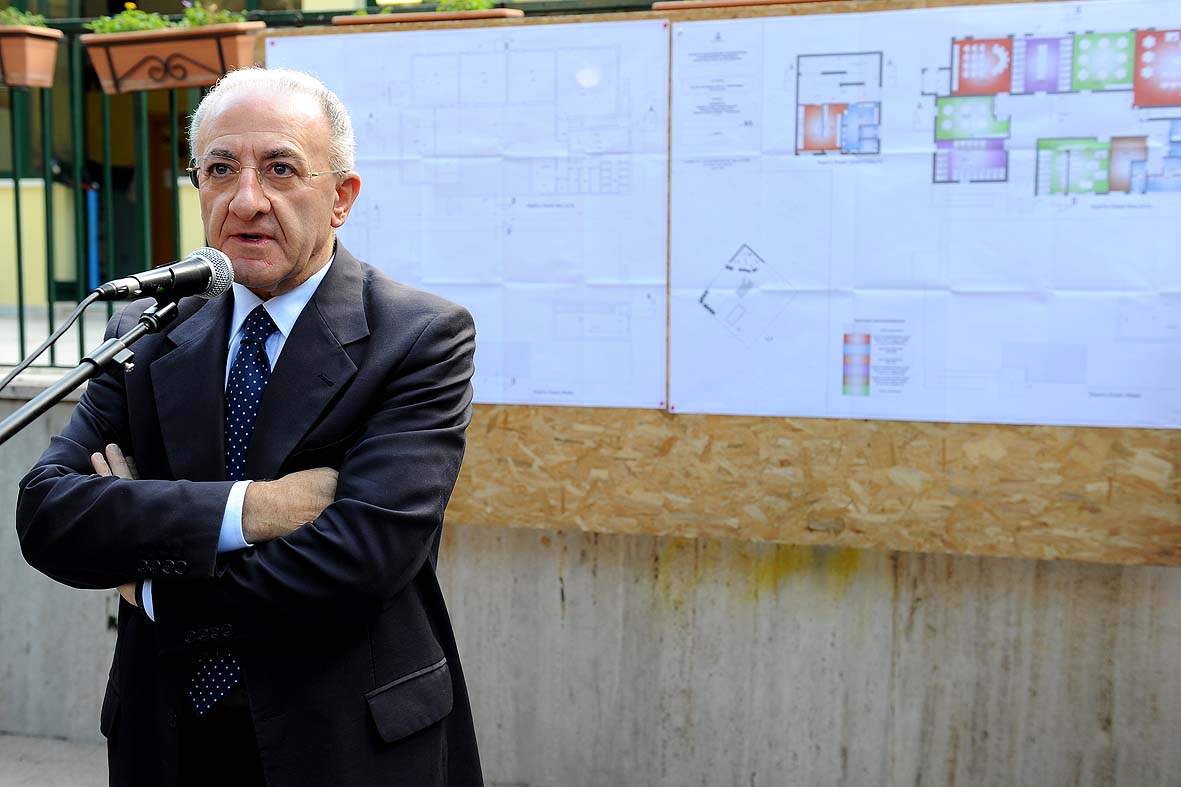   Il Sindaco De Luca ha dato il via ai lavori per la realizzazione di due nuovi asili nido. Salerno, 21 ottobre 2010
