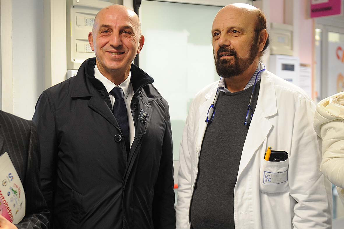   L'Assessore Savastano al reparto di pediatria dell'ospedale
