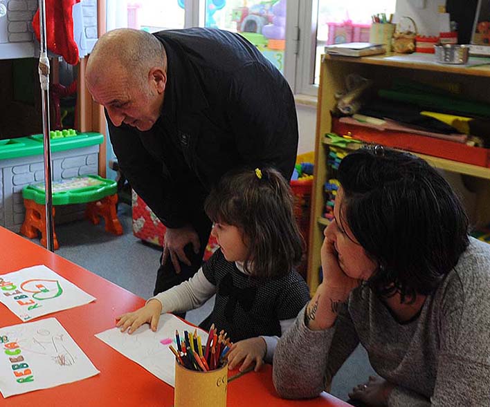   L'Assessore Savastano al reparto di pediatria dell'ospedale
