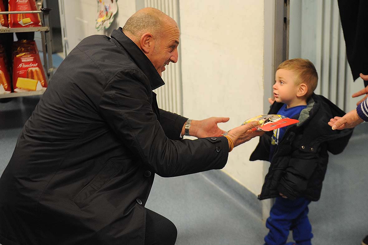   L'Assessore Savastano al reparto di pediatria dell'ospedale
