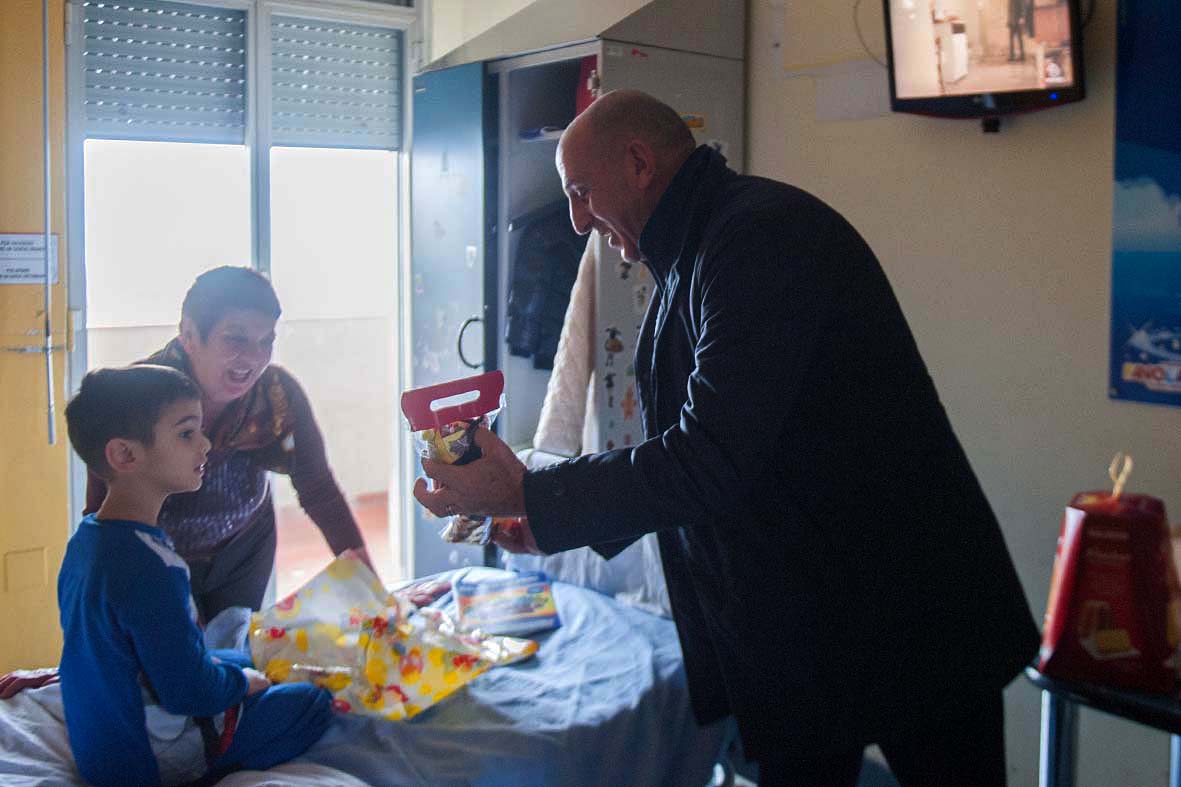   L'Assessore Savastano al reparto di pediatria dell'ospedale
