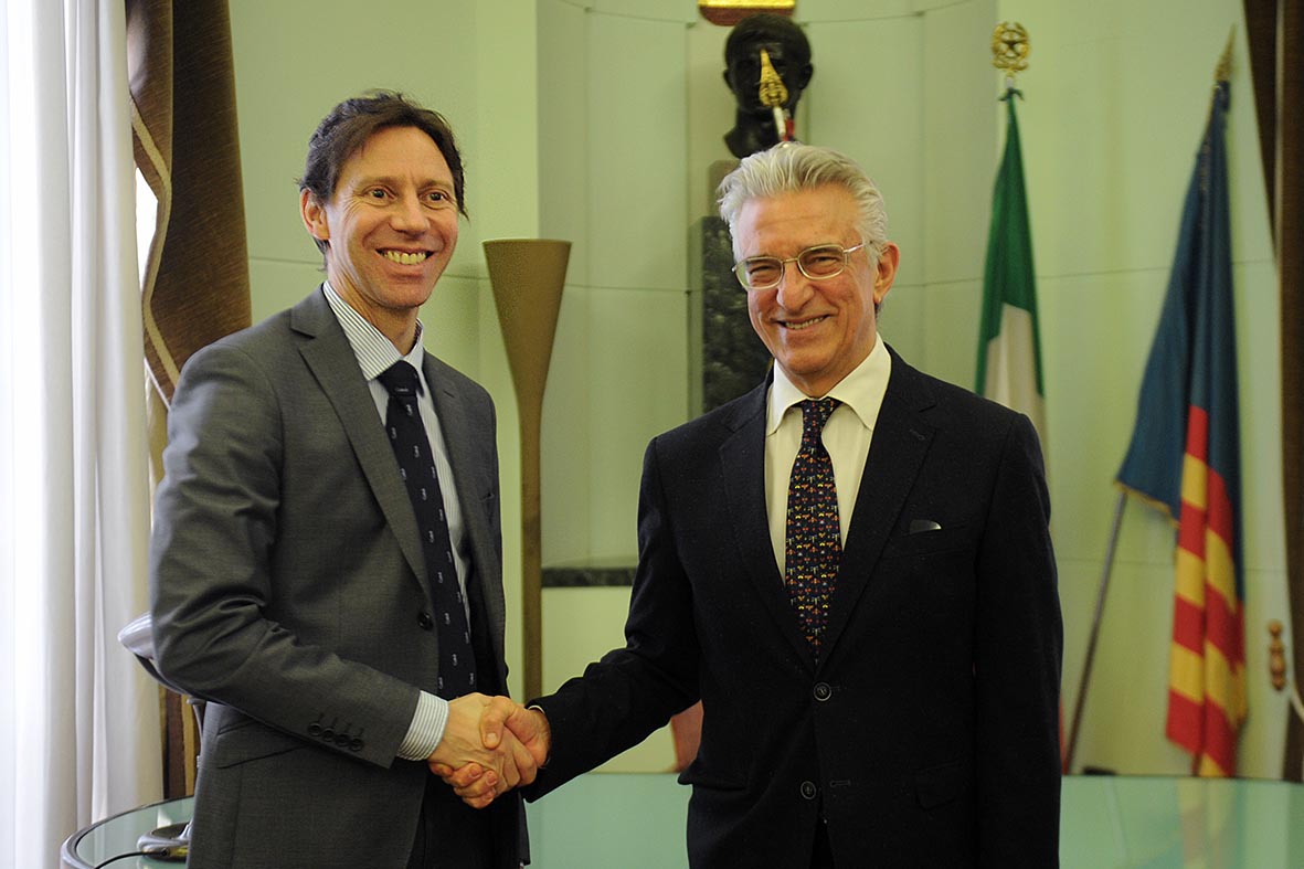   Il Sindaco f.f. Napoli riceve il Console Generale di Francia Jean Paul Seytre
