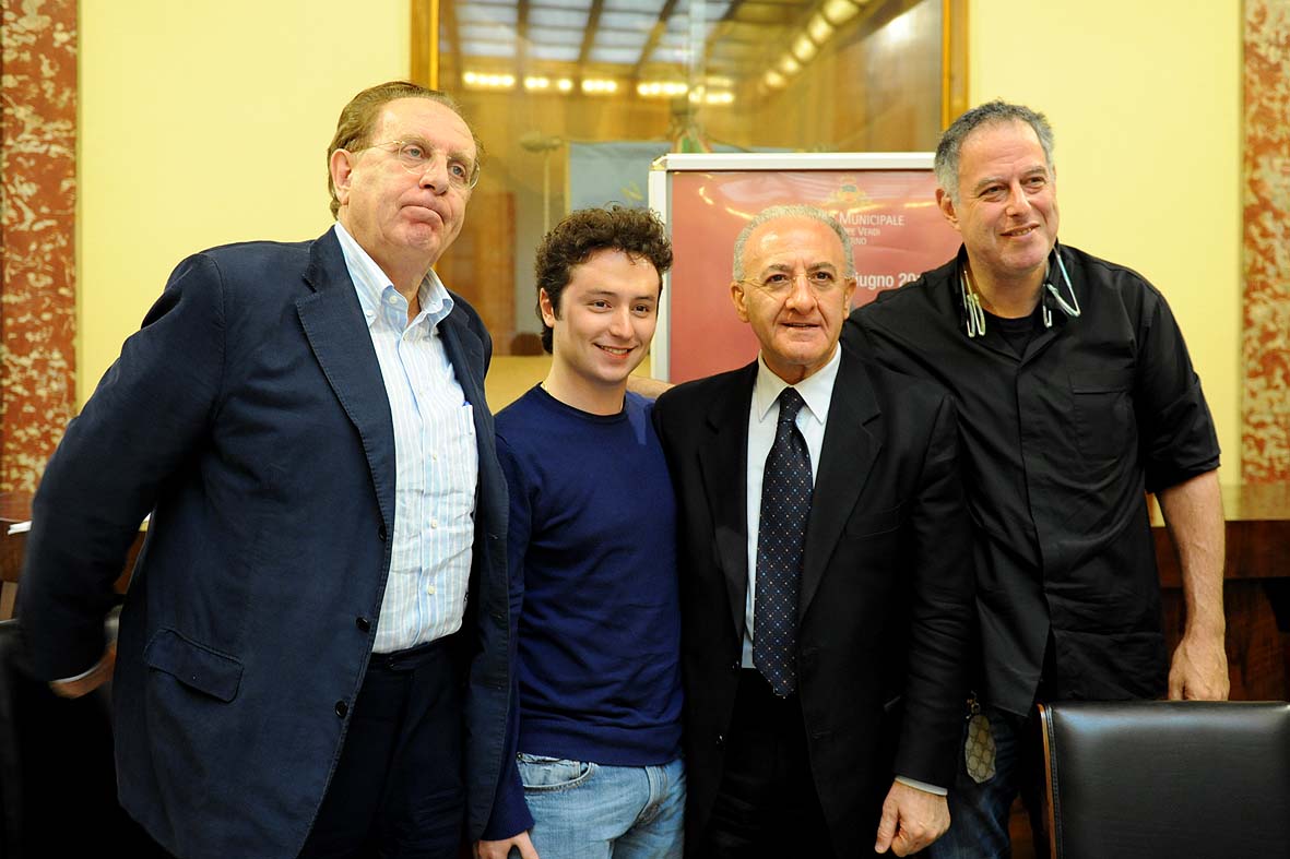   Stagione lirica Teatro Verdi:  conferenza stampa di presentazione di Elisir dAmore. Salerno, 17 maggio 2010
