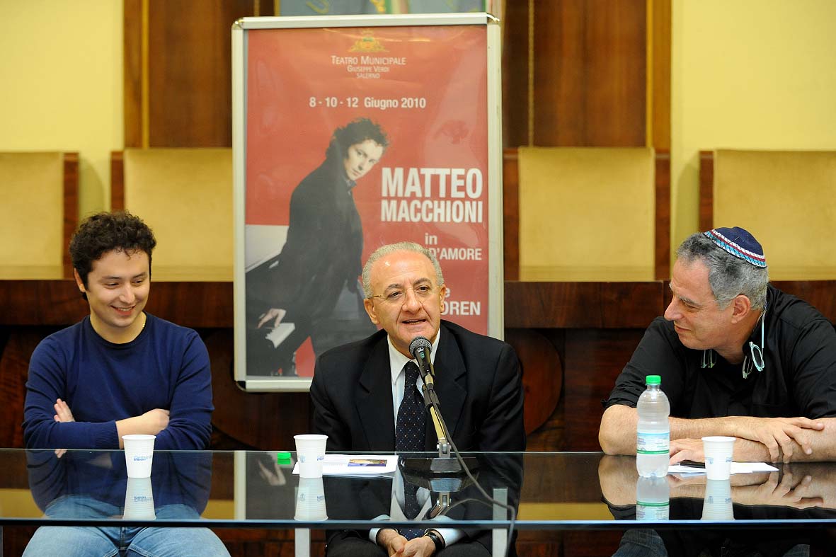   Stagione lirica Teatro Verdi:  conferenza stampa di presentazione di Elisir dAmore. Salerno, 17 maggio 2010
