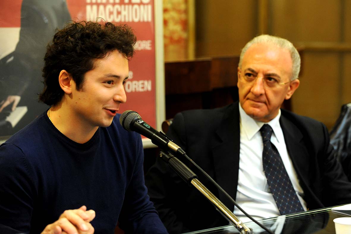   Stagione lirica Teatro Verdi:  conferenza stampa di presentazione di Elisir dAmore. Salerno, 17 maggio 2010
