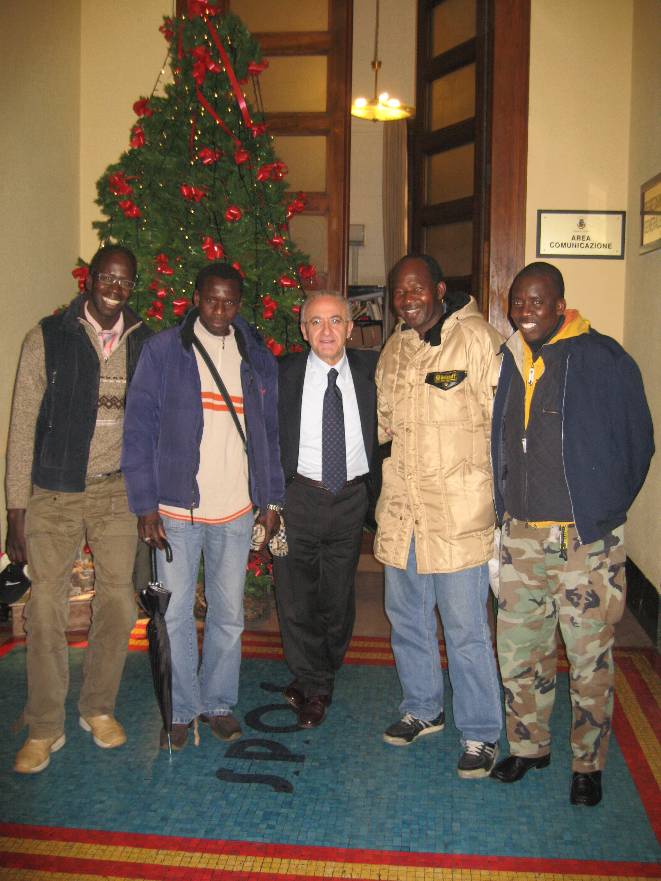   Il Sindaco De Luca incontra i rappresentati della comunita' senegalese. Palazzo di Citta', 8 gennaio 2010
