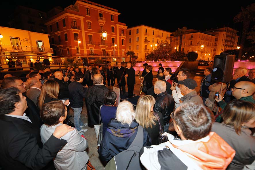   Le fontane del Trincerone si illuminano di rosa per la campagna della LILT
