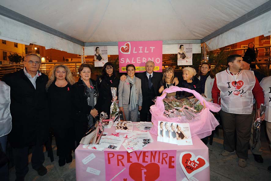   Le fontane del Trincerone si illuminano di rosa per la campagna della LILT
