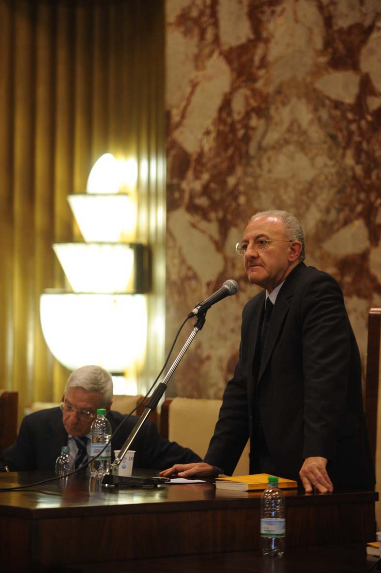  Giorgio La Malfa: L'Europa in pericolo. La crisi dell'euro
