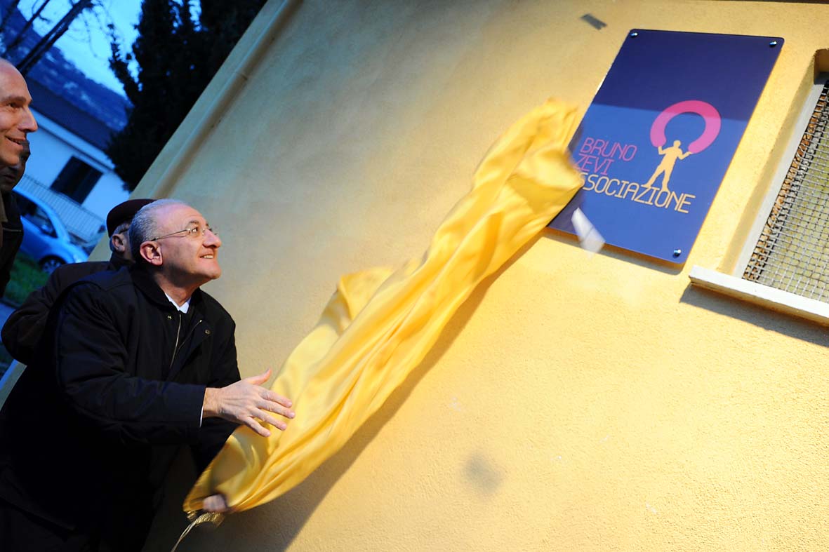   Inaugurazione Comitato di Quartiere Zevi. 5 marzo 2011
