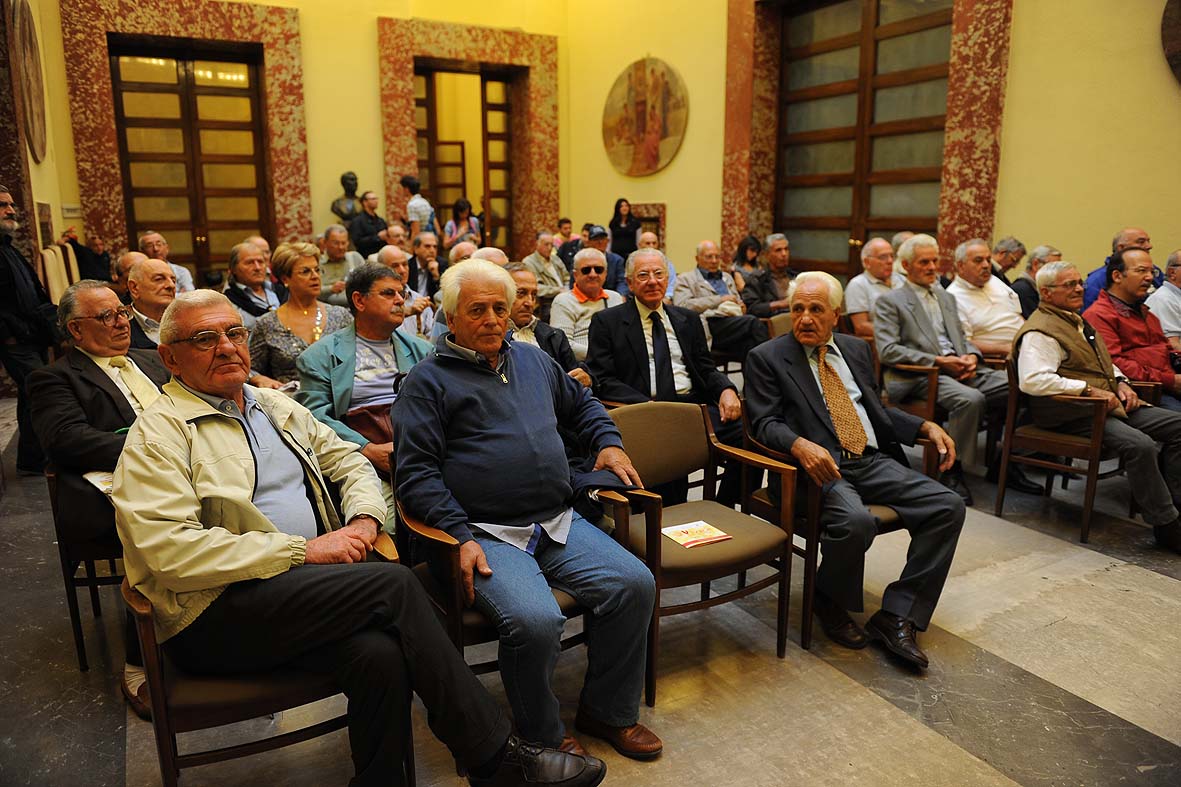   Nonni in Divisa. Anno scolastico 2010 - 2011. Palazzo di Citta', Salerno, 29 settembre 2010
