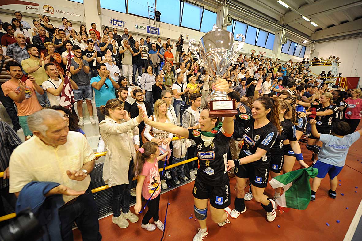   Pallamano femminile, la Jomi Salerno conquista lo scudetto
