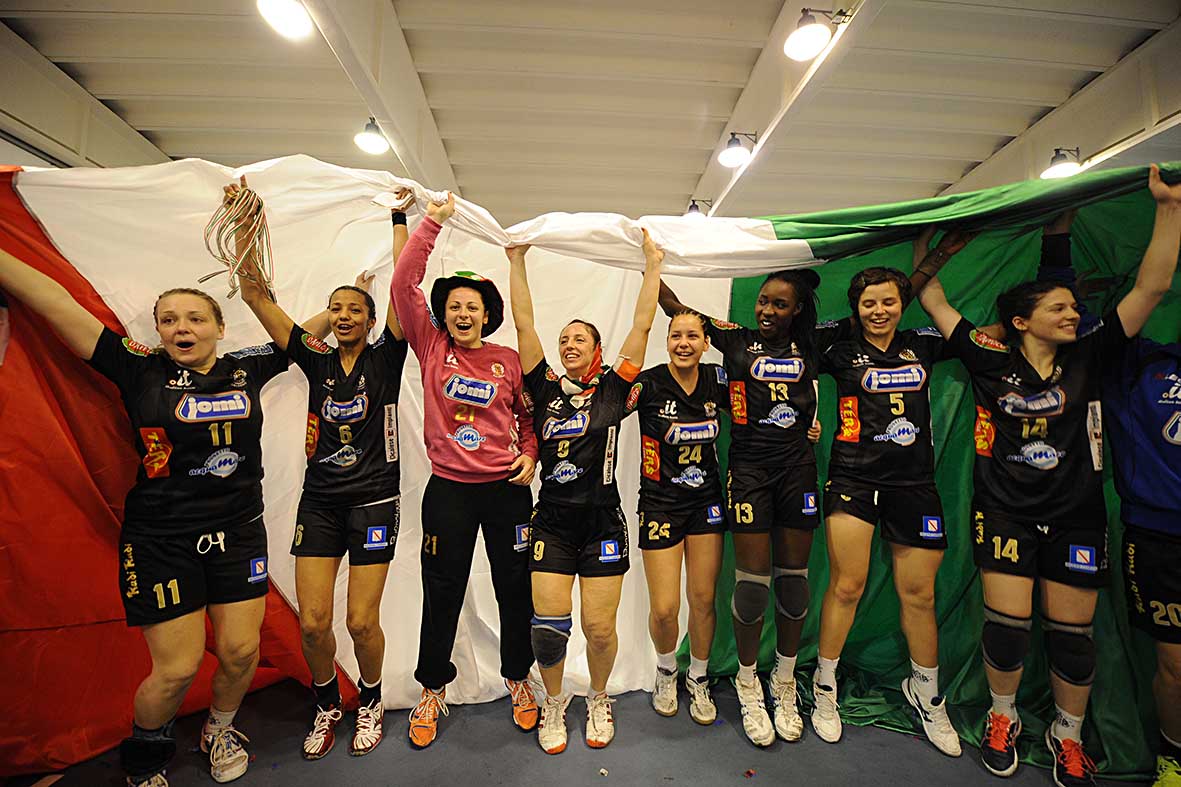   Pallamano femminile, la Jomi Salerno conquista lo scudetto

