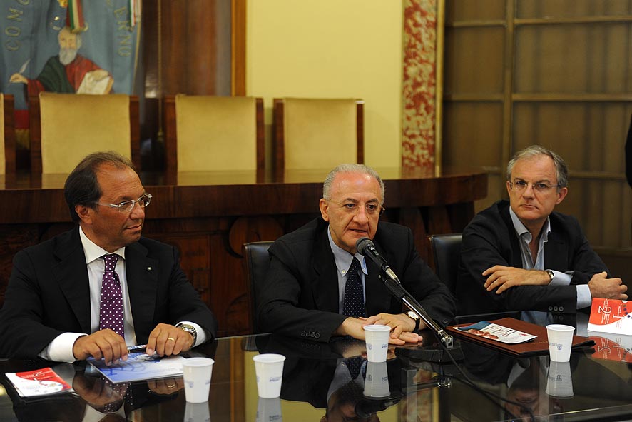   Firma Protocollo di Intesa tra Confindustria Salerno e Fondazione Scuola Medica Salernitana. Palazzo di Citta'  21 luglio 2010
