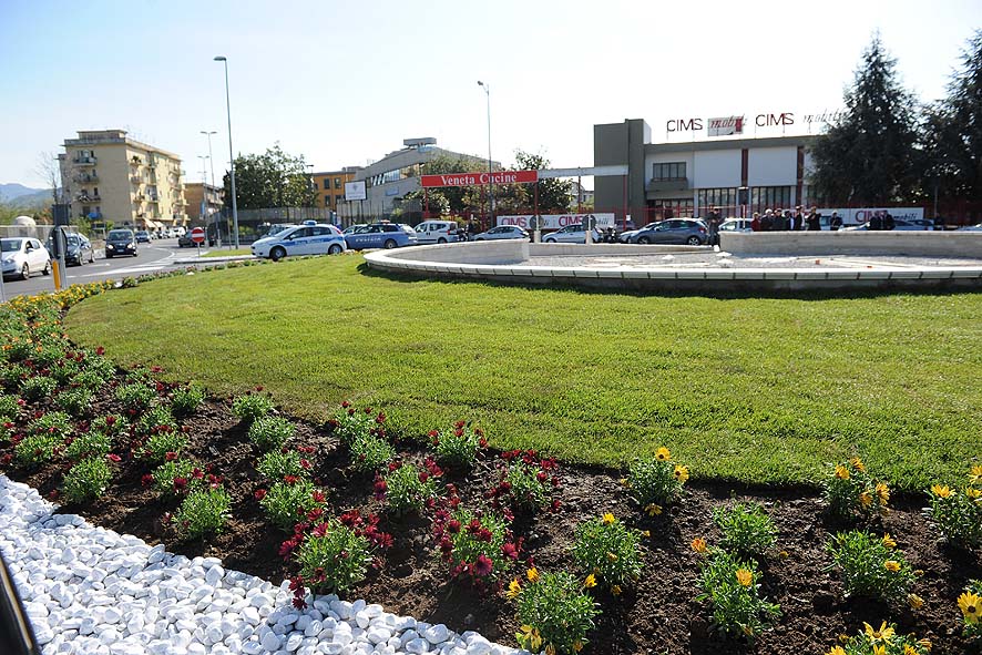   Inaugurazione rotatoria a Fuorni-San Leonardo. Salerno 14 aprile 2011
