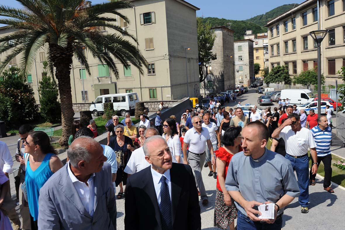   Con il Sindaco Vincenzo De Luca inaugurazione nuovo sagrato Chiesa di Fratte. Salerno, 25 Giugno 2011
