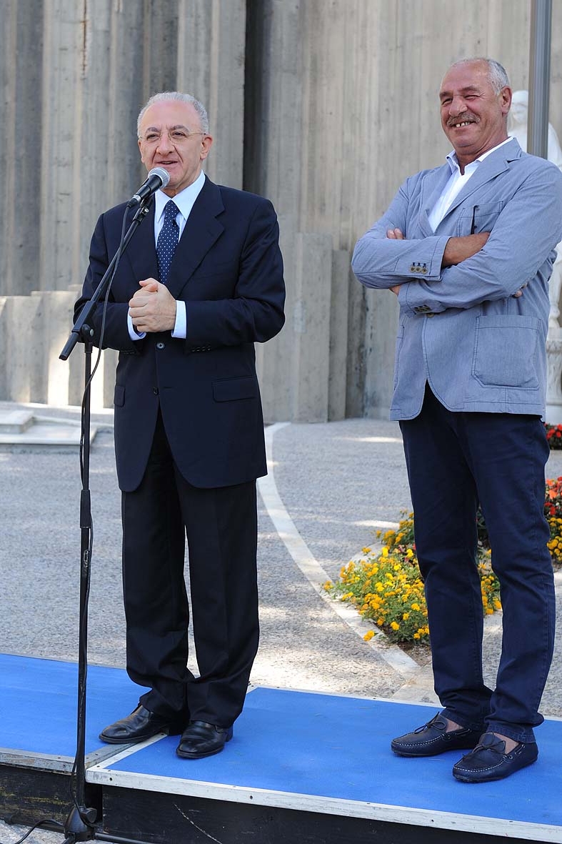   Con il Sindaco Vincenzo De Luca inaugurazione nuovo sagrato Chiesa di Fratte. Salerno, 25 Giugno 2011
