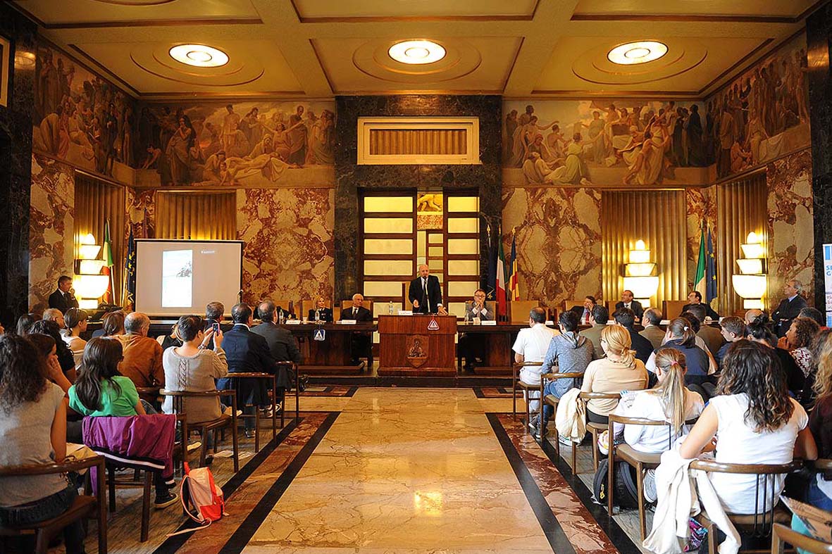   "Sii saggio, guida sicuro"
