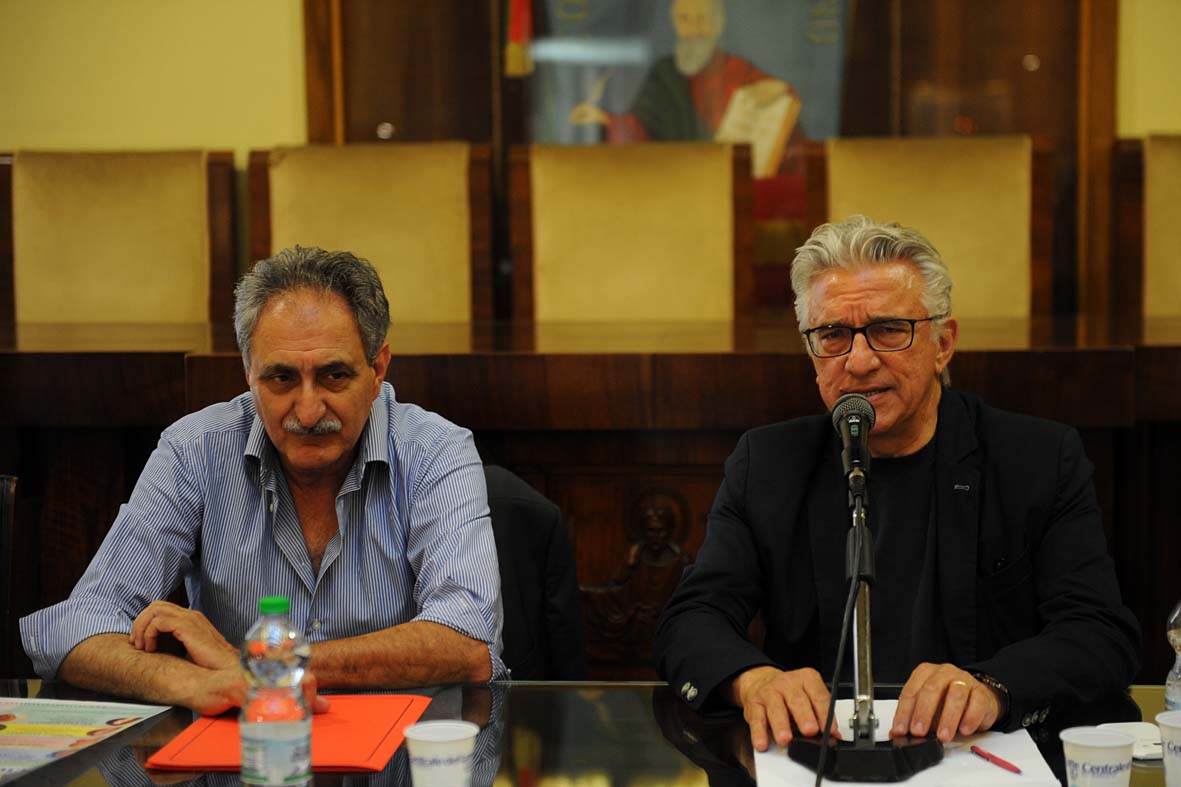   Teatro Nuovo, il cartellone comico 2015-2016
