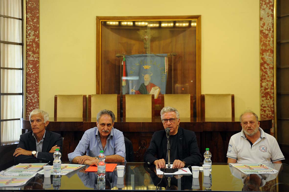   Teatro Nuovo, il cartellone comico 2015-2016
