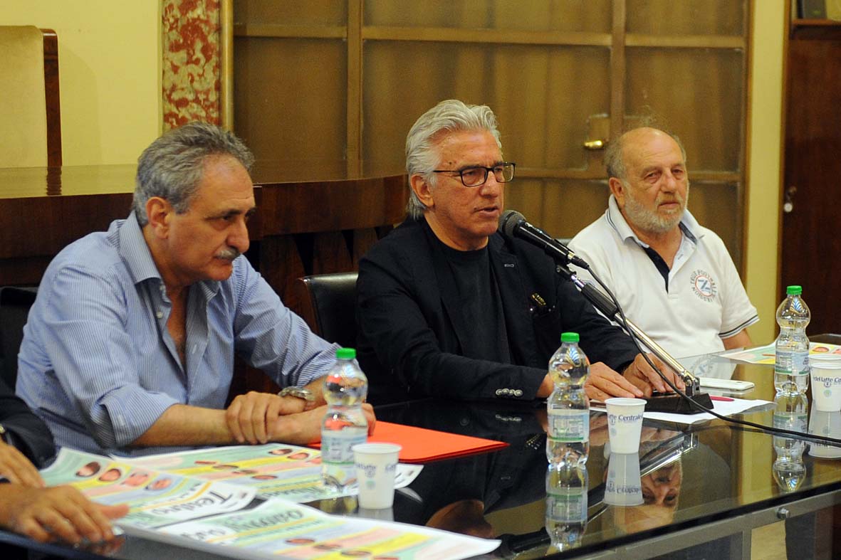   Teatro Nuovo, il cartellone comico 2015-2016
