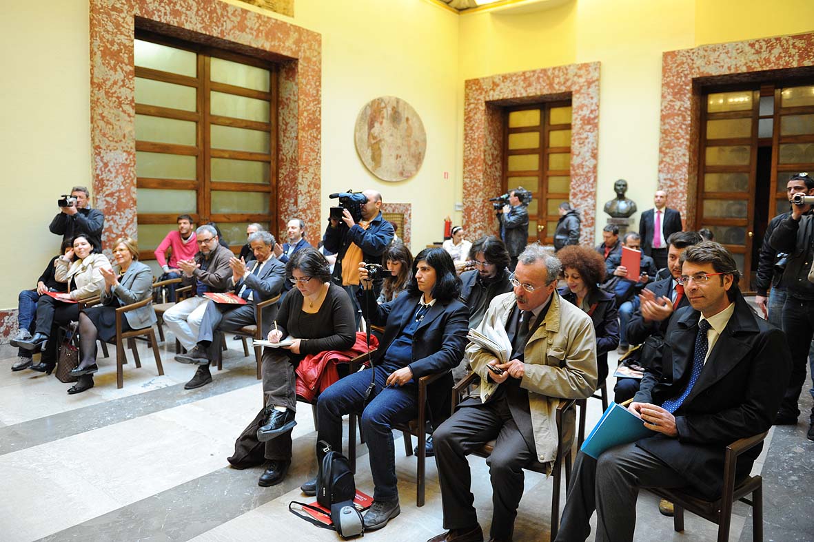   Presentazione della Stagione Lirica 2010  al Teatro Verdi. Salerno, Palazzo di Citta', 9 aprile 2010
