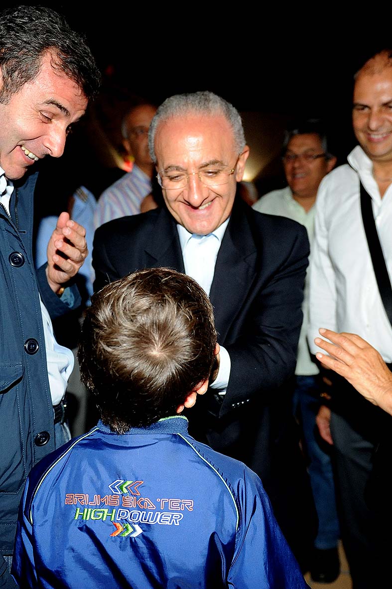   Il Sindaco De Luca inaugura una nuova piazza in via Torrione, 9 giugno 2010
